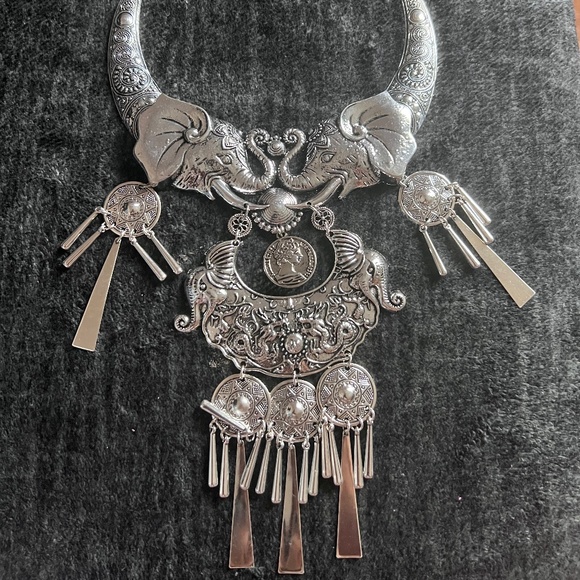 Elephant necklace - Picture 1 of 1